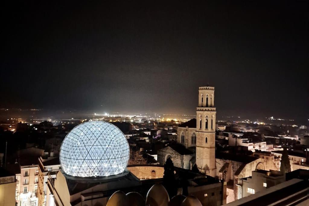 Апартаменты Atico Frente Al Museo Dali Фигерас Экстерьер фото